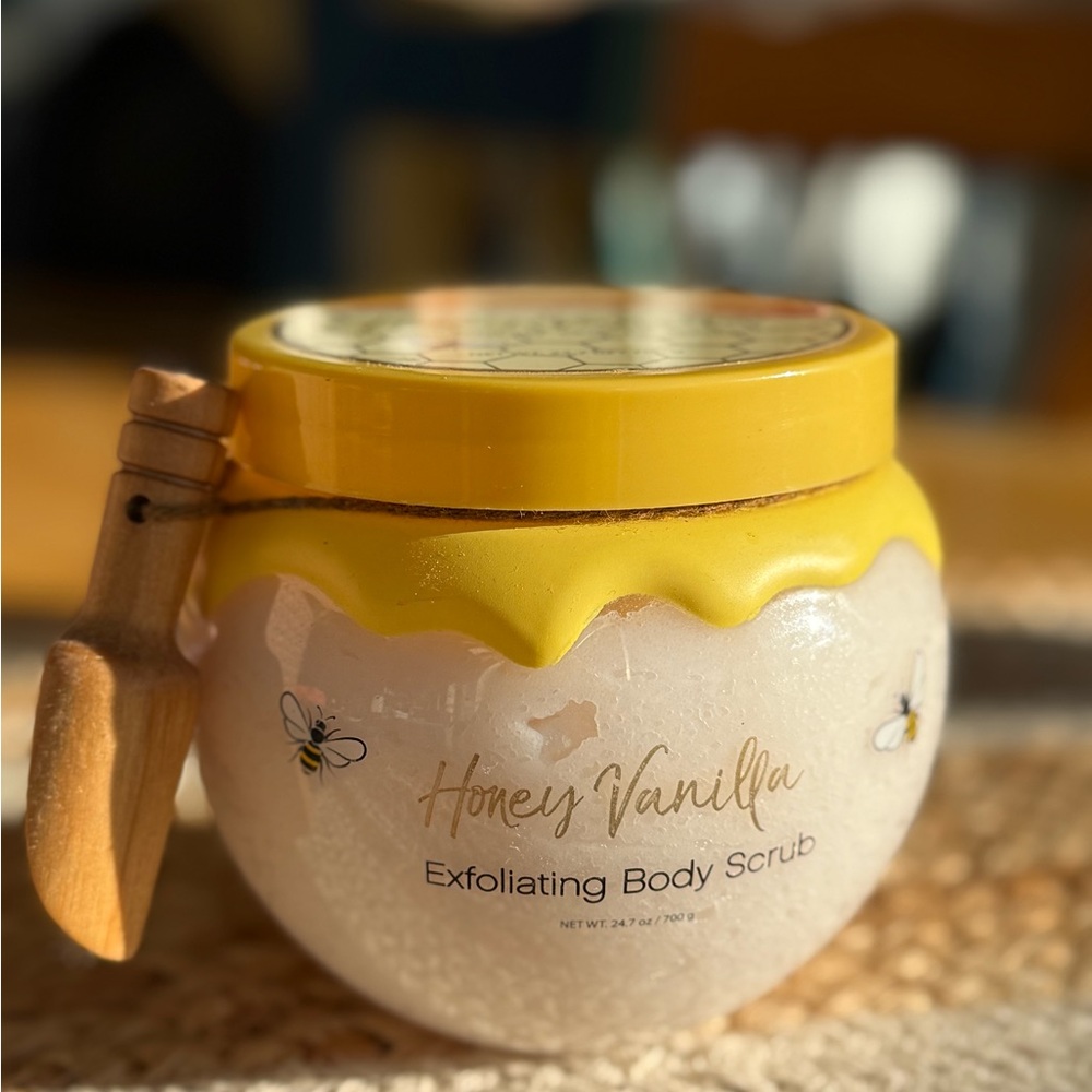 Honey Vanilla Exfoliating Body Scrub - Yellow and Cream